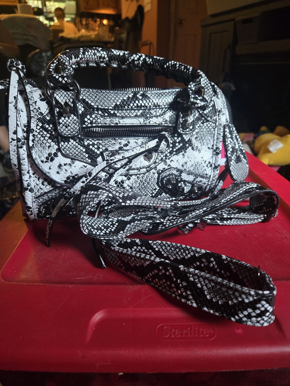 Black & White Snake-Print Crossbody Bag - Women's Shoulder Purse 813